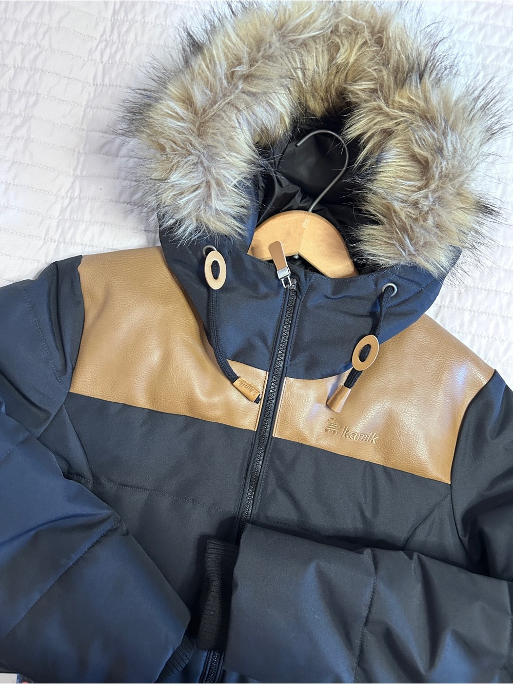 Kamik Women’s M Black Tan Faux Fur Hood Insulated Winter Parka Coat Winter
